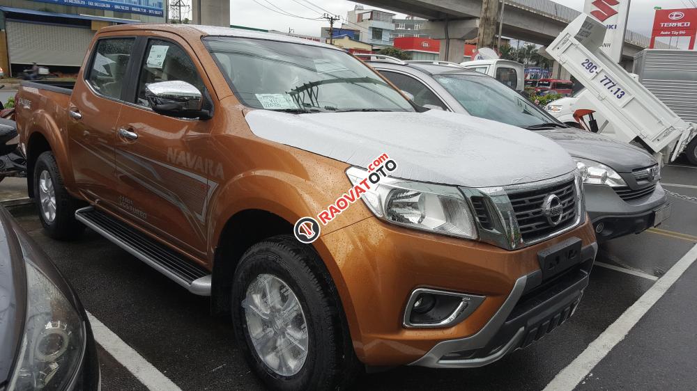 Bán ô tô Nissan Navara EL sản xuất 2017, màu vàng, xe nhập-1