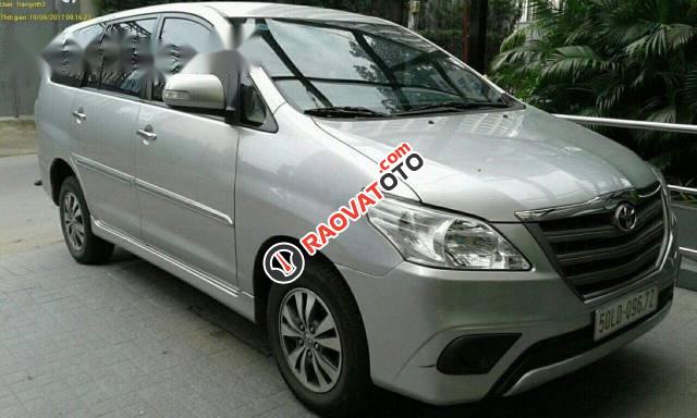 Bán Toyota Innova 2015, màu bạc, 600tr-2