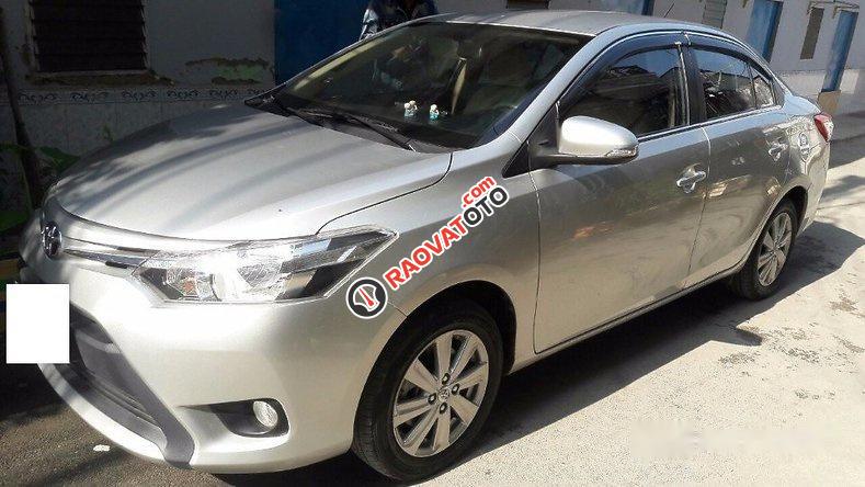 Cần bán xe Toyota Vios đời 2016, màu bạc như mới-0