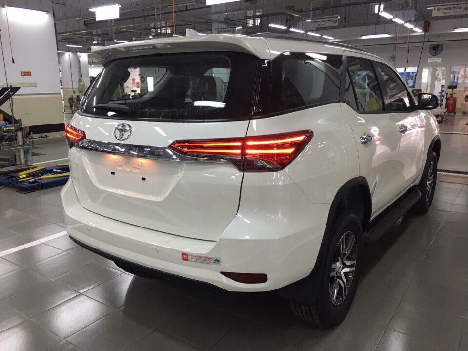 Bán xe Toyota Fortuner đời 2017, màu xám, xe nhập, 981 triệu-6