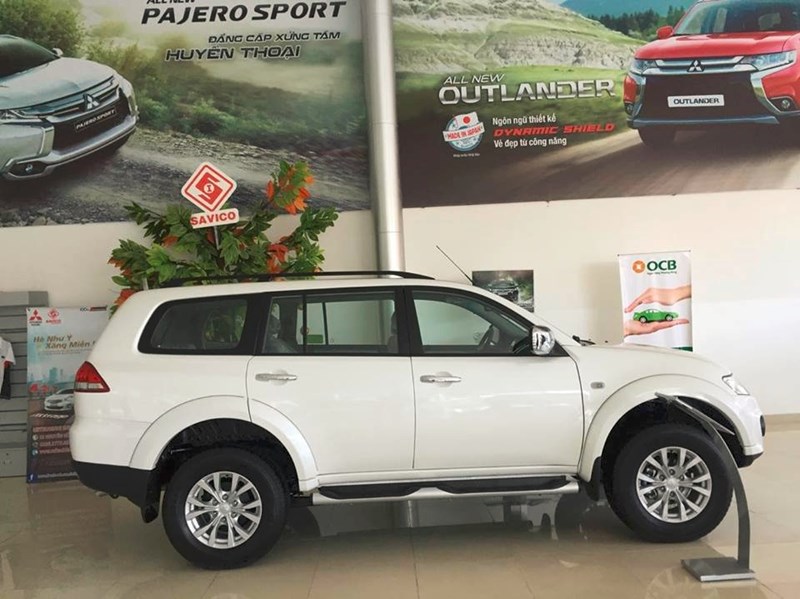 Bán Mitsubishi Pajero Sport đời 2017, màu trắng, nhập khẩu-1