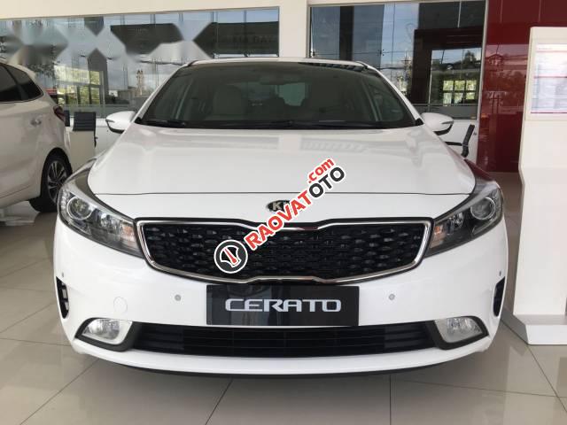 Cần bán xe Kia Cerato đời 2017, màu trắng-2