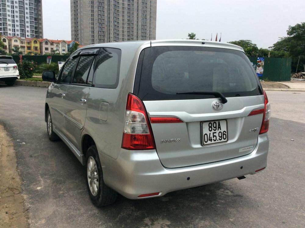 Bán Toyota Innova E 2014, màu bạc, nhập khẩu chính hãng-5