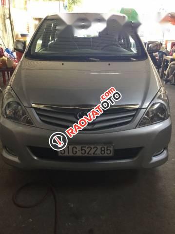 Bán xe Toyota Innova G đời 2010, màu bạc-0