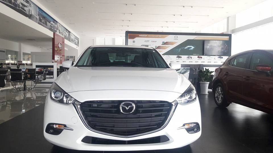 Cần bán Mazda 3 đời 2017, màu trắng, xe nhập, 650tr-0