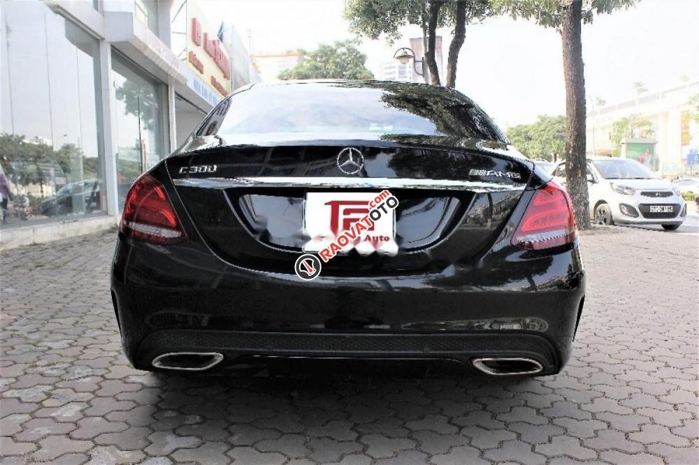 Cần bán lại xe Mercedes C300 AMG đời 2016, màu đen chính chủ-2