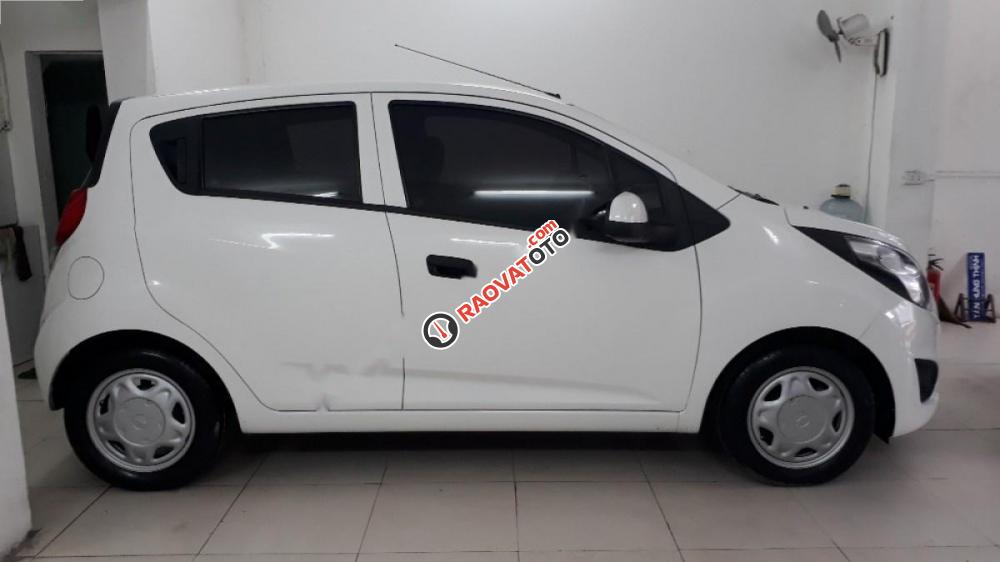 Cần bán gấp Chevrolet Spark đời 2015, màu trắng chính chủ-3