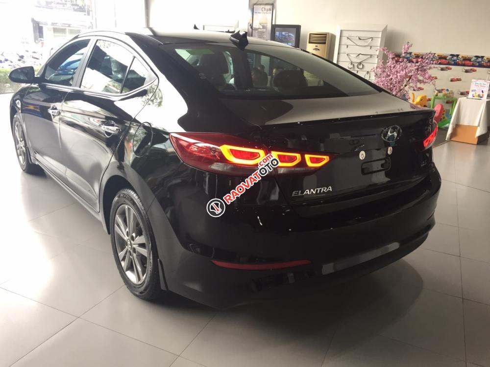 Hyundai Elantra đời 2017, màu đen, nhập khẩu, Lh: 0902965732 - Hữu Hân-2