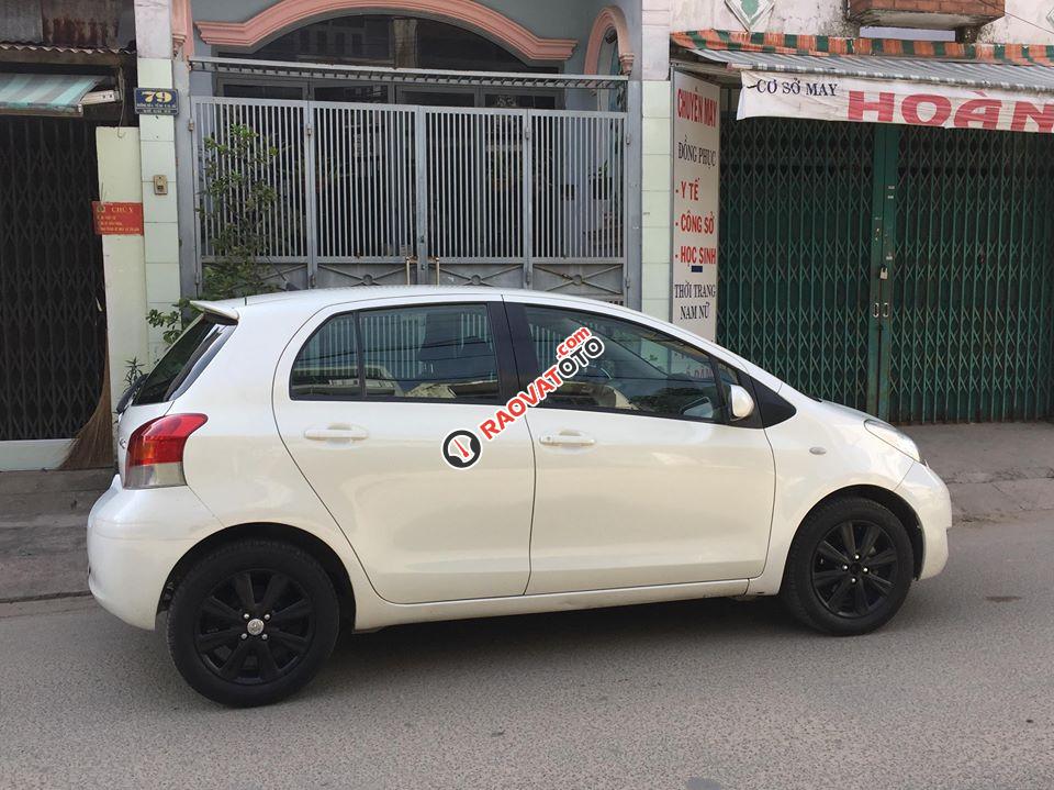 Nhà cần bán Toyota Yaris 2010 1.3AT màu trắng, NK Nhật Bản-0