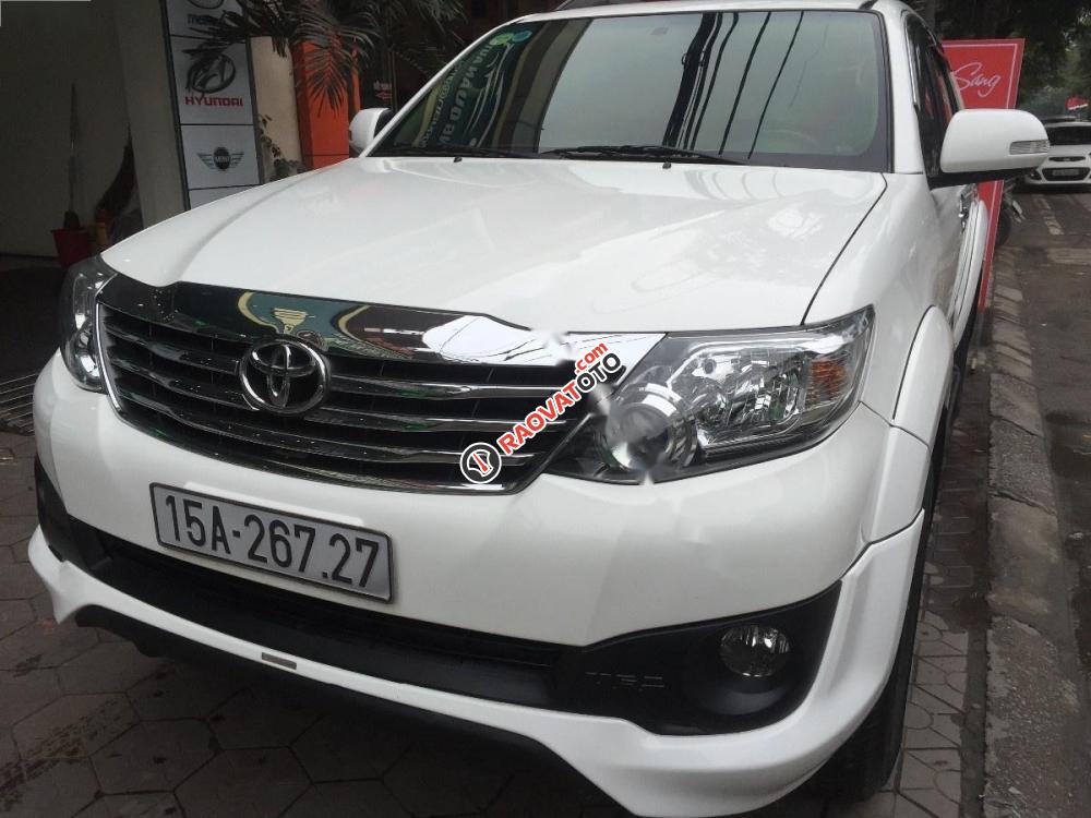 Bán ô tô Toyota Fortuner năm 2014, màu trắng, giá 835tr-1