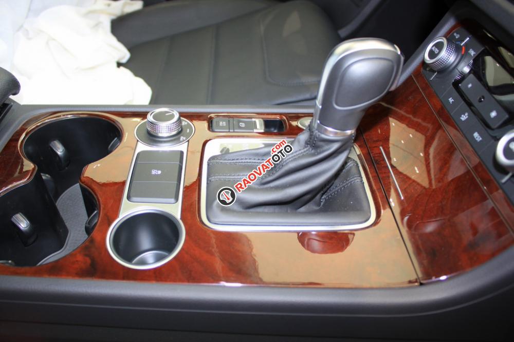 Bán ô tô Volkswagen Touareg đời 2016, màu vàng, nhập khẩu nguyên chiếc-4