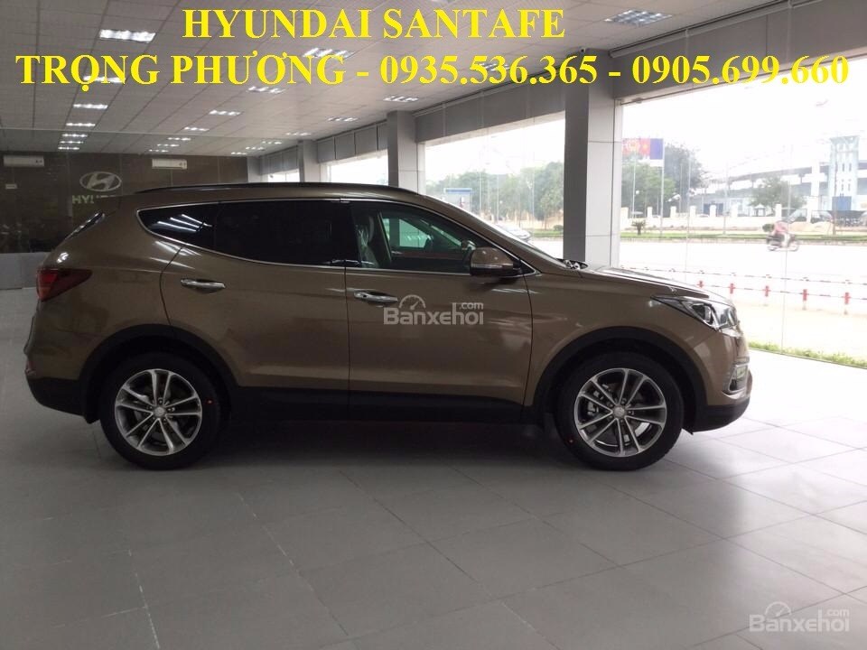 Bán xe Hyundai Santa Fe sản xuất 2017, màu nâu, nhập khẩu nguyên chiếc-3