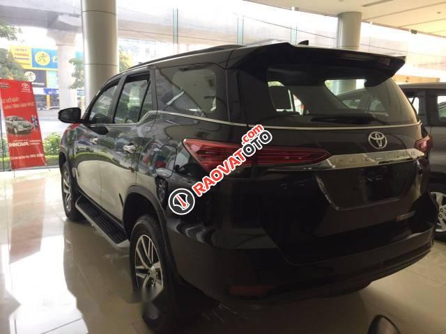 Cần bán xe Toyota Fortuner 2.7 V 2017, màu đen-3