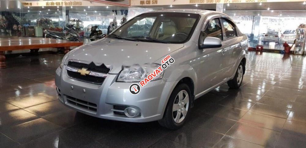 Bán xe Chevrolet Aveo 2013, màu bạc xe gia đình, 290tr-2