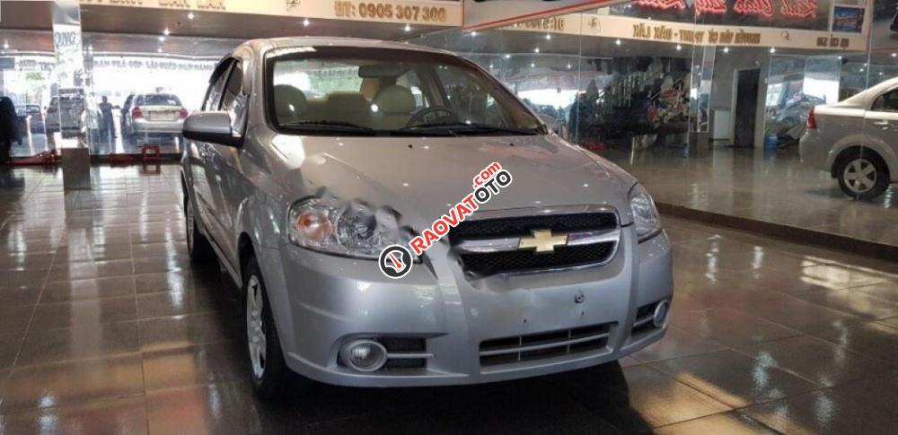 Bán xe Chevrolet Aveo 2013, màu bạc xe gia đình, 290tr-1