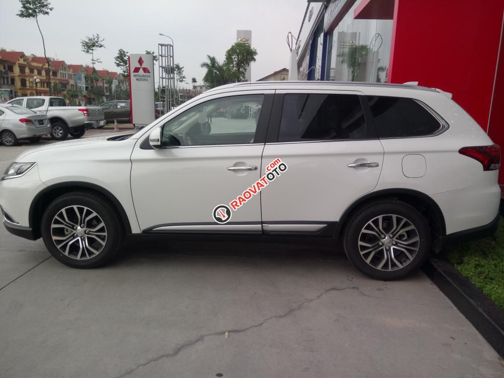 Bán xe Outlander 2.4 mới 100%, màu trắng, xám, hỗ trợ trả góp, giá tốt-2