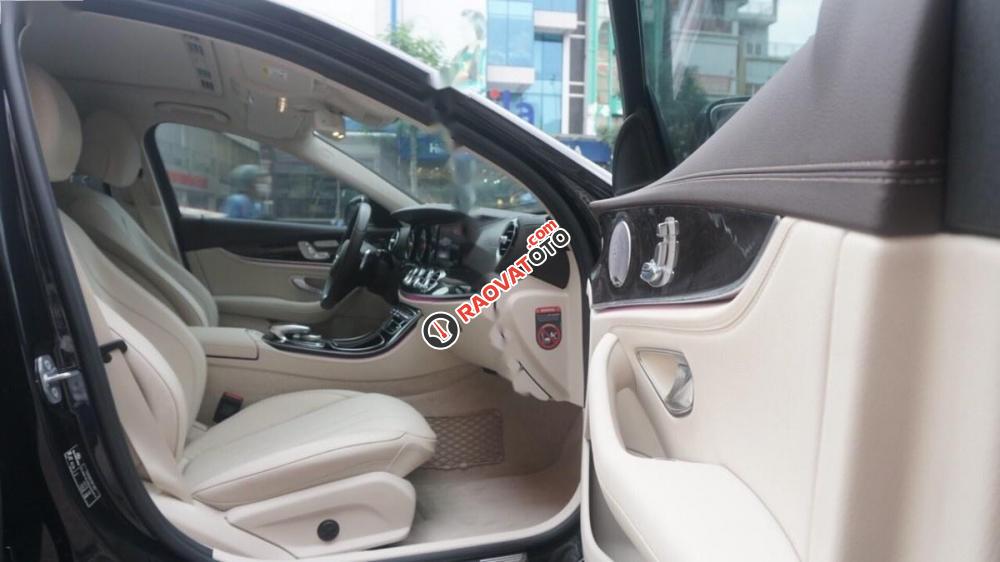 Bán xe Mercedes E250 đời 2016, màu đen chính chủ-6