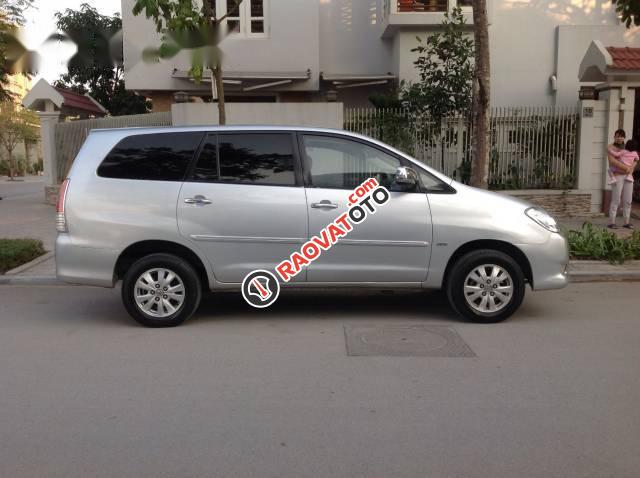 Cần bán gấp Toyota Innova G đời 2009, màu bạc-5