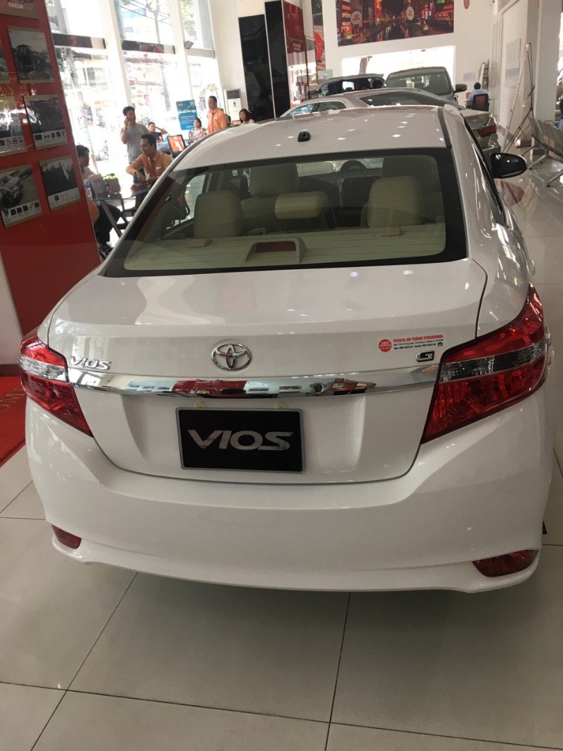 Cần bán Toyota Vios đời 2017, màu trắng, xe nhập-4