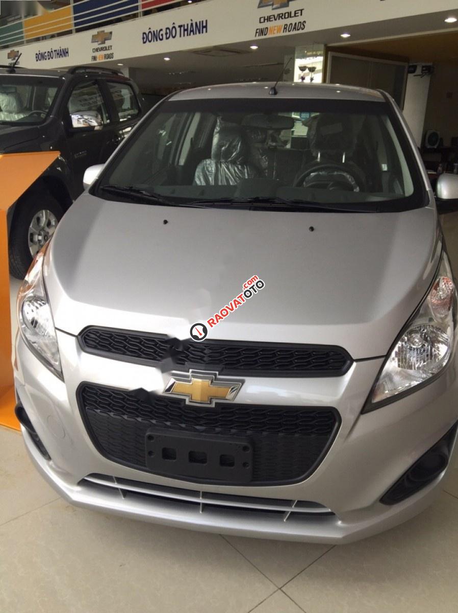 Bán ô tô Chevrolet Spark LS 1.2 MT đời 2017, màu bạc, giá 269tr-1