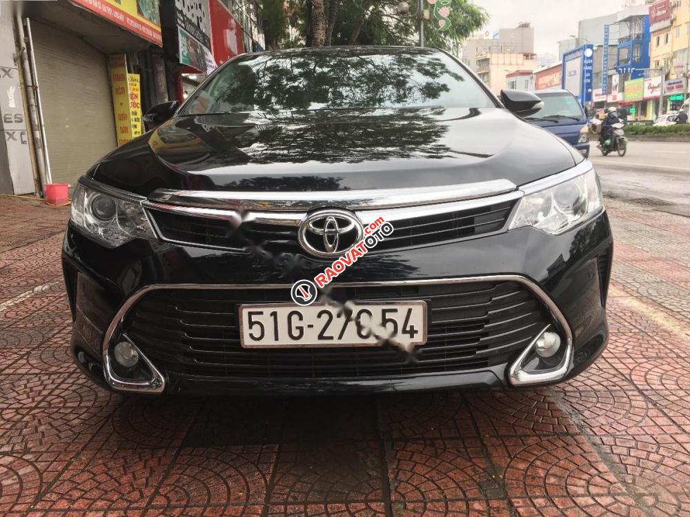 Cần bán xe Toyota Camry đời 2017, màu đen chính chủ-4