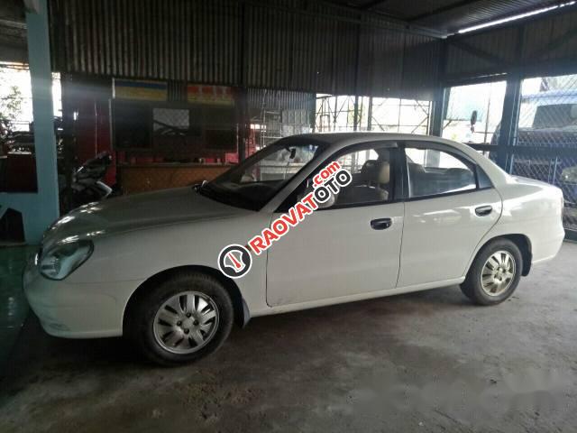 Bán xe Daewoo Nubira đời 2002, màu trắng giá cạnh tranh-4
