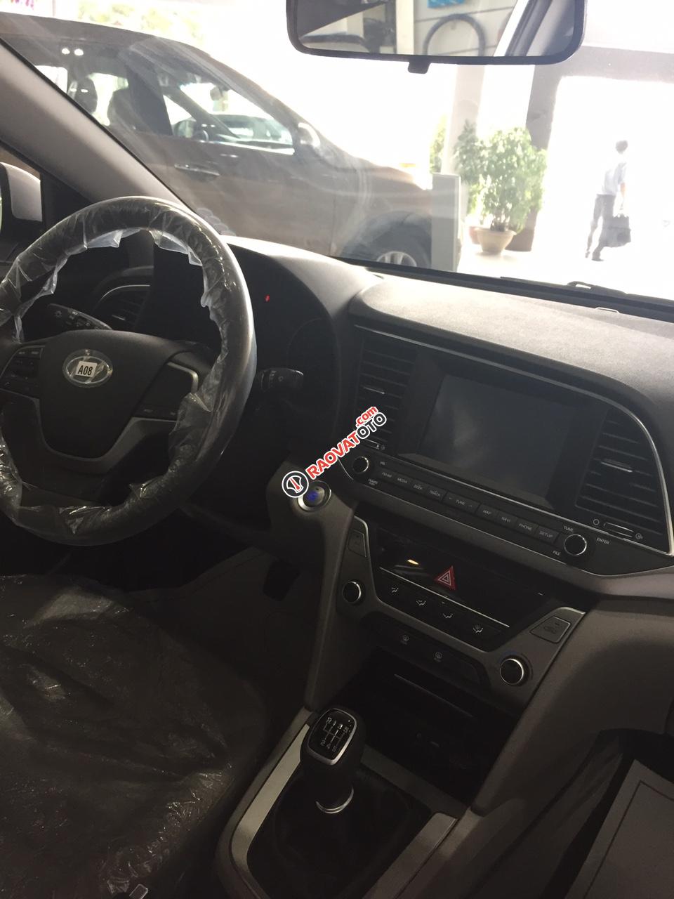 Hyundai Elantra 2017, màu bạc, nhập khẩu, Lh: 0902965732 - Hữu Hân-8