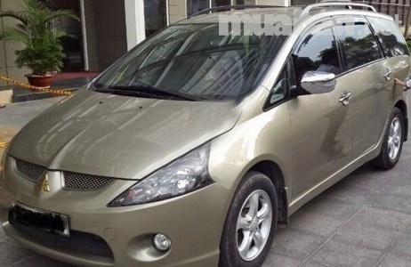 Bán Mitsubishi Grandis sản xuất 2010, màu vàng, nhập khẩu  -0