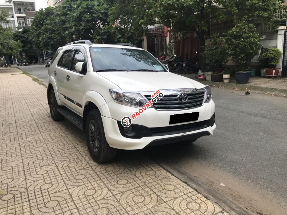 Cần bán Toyota Fortuner 2014, màu trắng, nhập khẩu nguyên chiếc chính chủ giá cạnh tranh-1