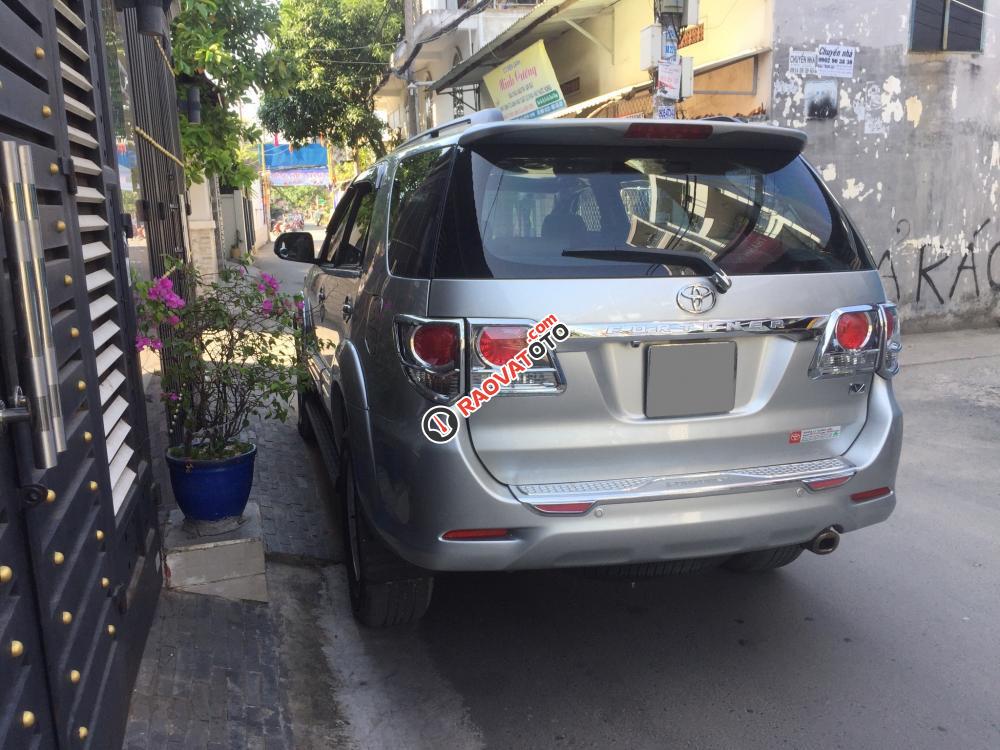 Bán xe Toyota Fortuner 2015, tự động, xám bạc xe một chủ trùm mền-11