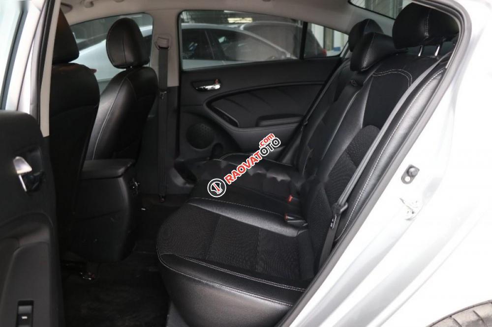 Cần bán xe Kia K3 1.6MT đời 2015, màu bạc-4