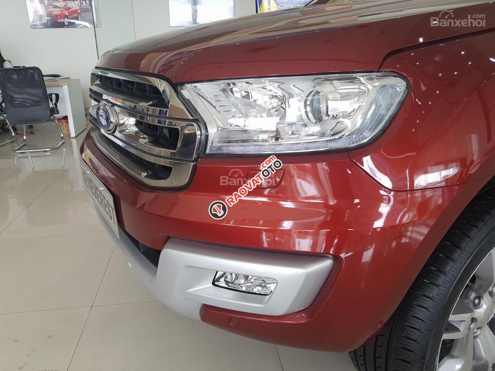 Bán xe Ford Everest 2.2L Titanium đời 2017, màu đỏ, xe nhập-13