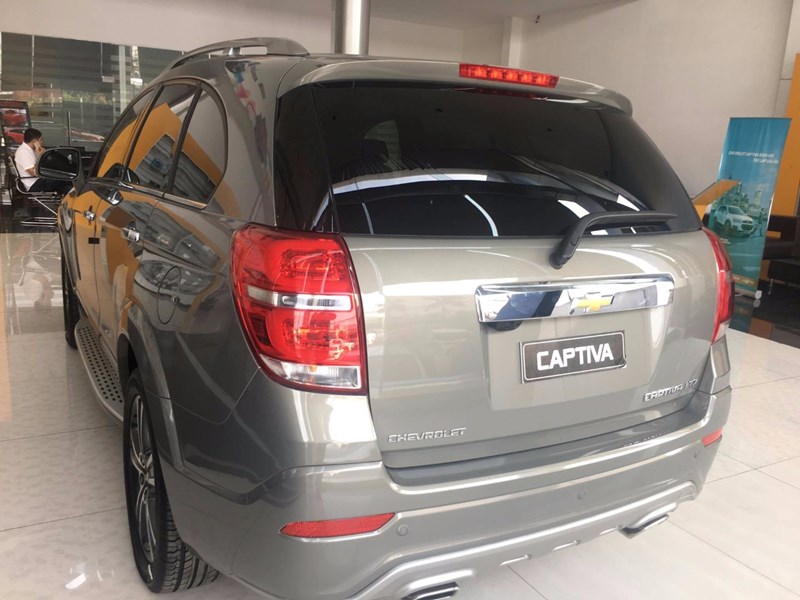 Bán Chevrolet Captiva đời 2017, xe nhập, 879tr-2