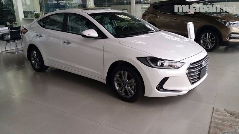 Bán xe Hyundai Elantra 2.0 AT đời 2017, màu trắng, nhập khẩu, giá chỉ 669 triệu-0