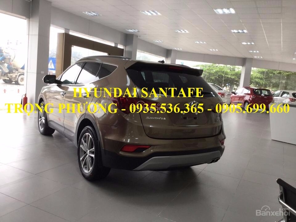 Bán xe Hyundai Santa Fe sản xuất 2017, màu nâu, nhập khẩu nguyên chiếc-2