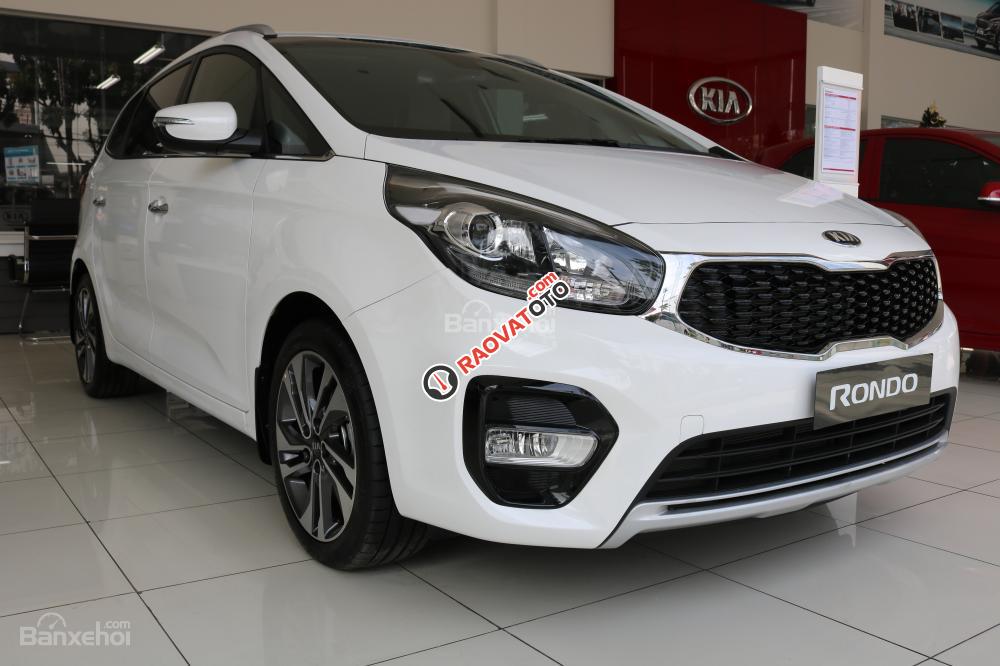 Kia Rondo GMT, GAT, GATH, DAT 2017, xe 7 chỗ chuyên kinh doanh Uber/grab lẫn gia đình, từ 180tr nhận xe ngay-1