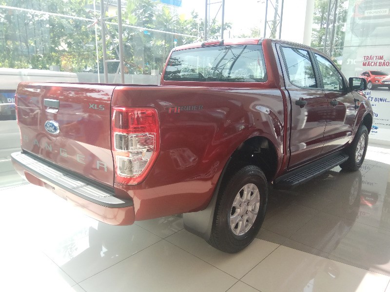 Bán xe Ford Ranger đời 2017, màu đỏ, nhập khẩu nguyên chiếc, 645 triệu-1