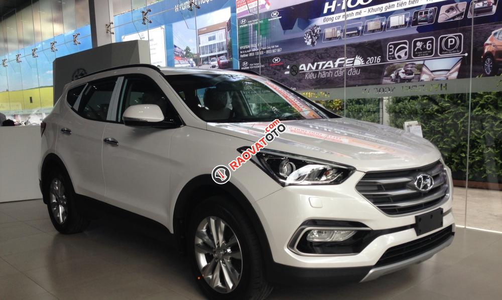 Bán ô tô Hyundai Santa Fe 2.4 4x2 đời 2018, màu trắng, 898tr-0