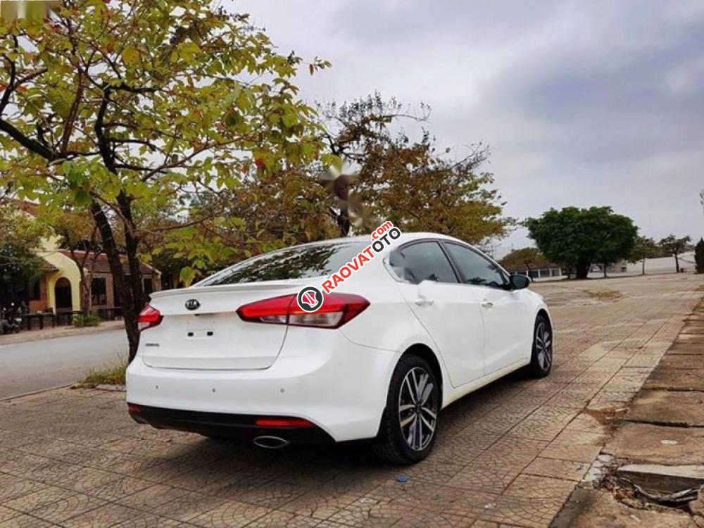 Cần bán gấp Kia Cerato 1.6AT đời 2016, màu trắng, giá tốt-2