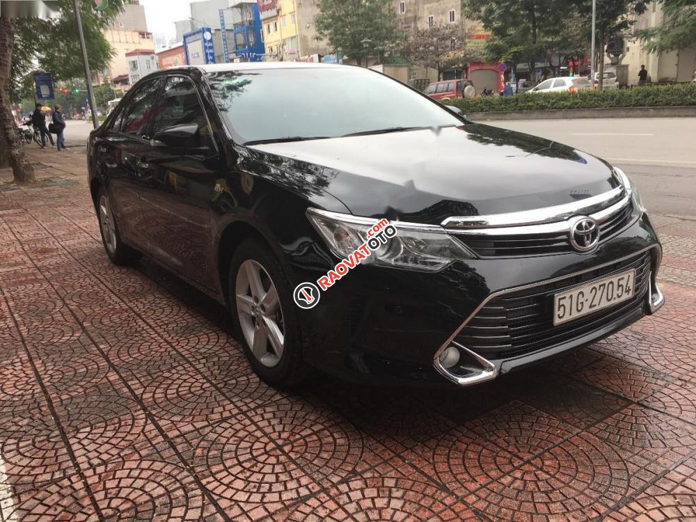 Cần bán xe Toyota Camry đời 2017, màu đen chính chủ-6