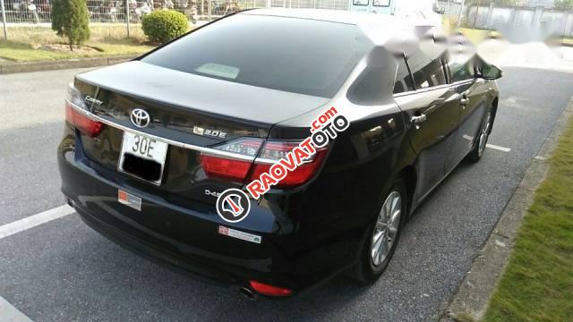 Bán xe Toyota Camry 2.0E đời 2016, màu đen-2