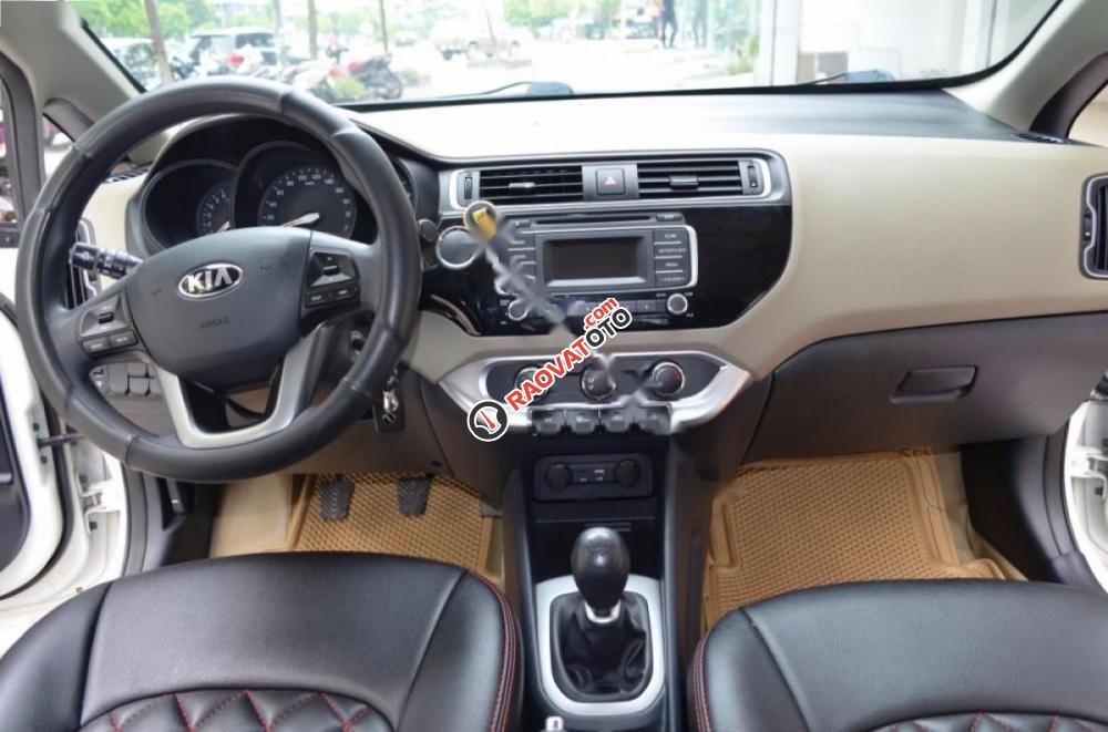 Bán gấp Kia Rio 1.4MT năm 2015, màu trắng, nhập khẩu-8