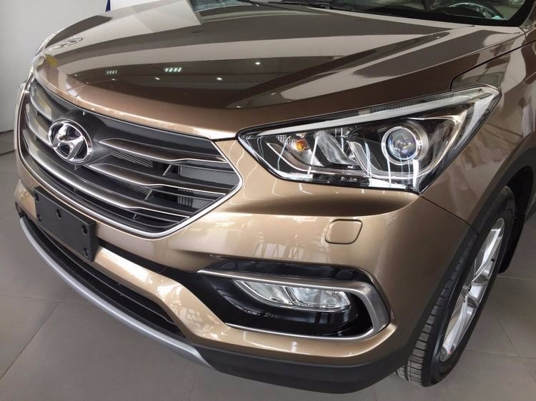 Bán Hyundai Santa Fe đời 2017, màu nâu, nhập khẩu nguyên chiếc-2