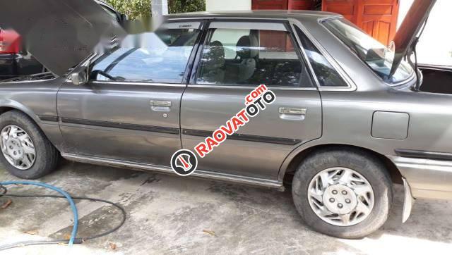 Bán Toyota Camry đời 1988, màu xám, giá tốt-1