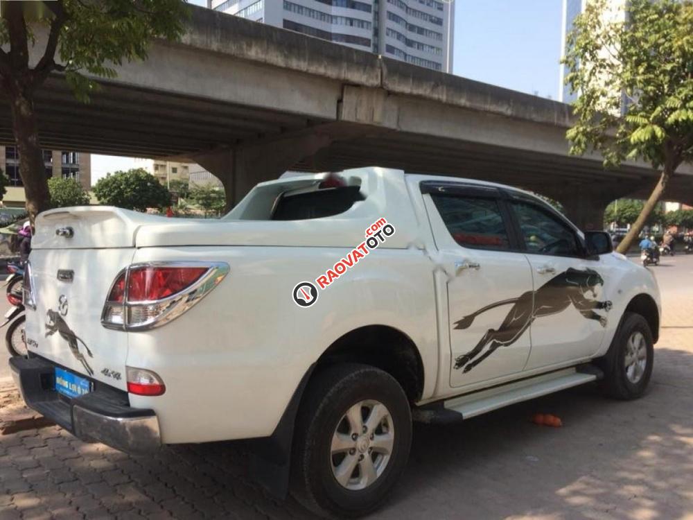 Cần bán gấp Mazda BT 50 đời 2014, màu trắng, nhập khẩu nguyên chiếc số sàn-2