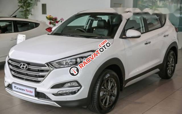 Bán xe Hyundai Tucson đời 2017, màu trắng-0