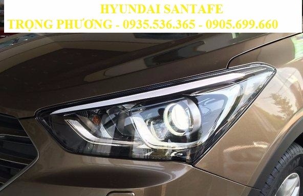 Bán xe Hyundai Santa Fe sản xuất 2017, màu nâu, nhập khẩu nguyên chiếc-17