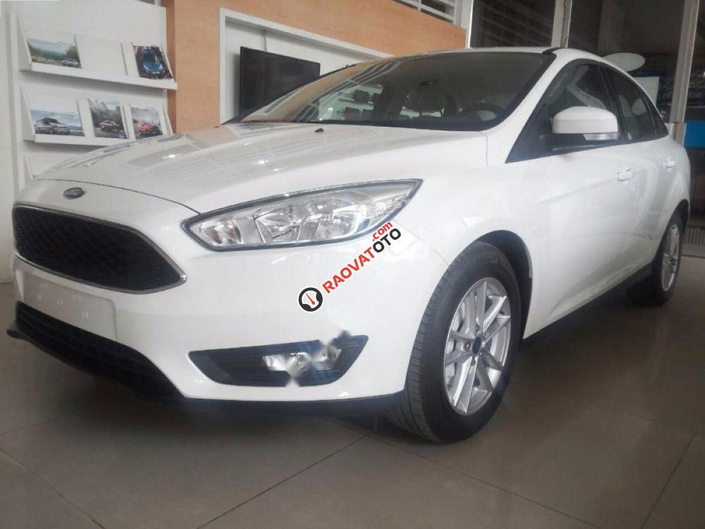 Bán ô tô Ford Focus đời 2017, màu trắng-5