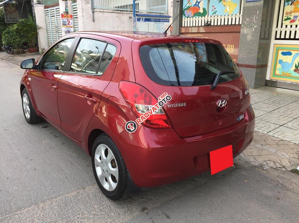 Nhà mình cần bán xe Hyundai I20 AT màu đỏ 2012-10