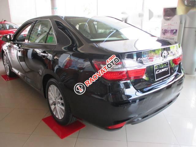 Bán xe Toyota Camry sản xuất 2017, màu đen-1